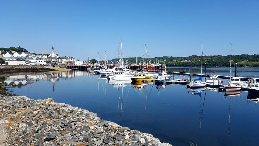 killybegs-harbour-donegal-trip