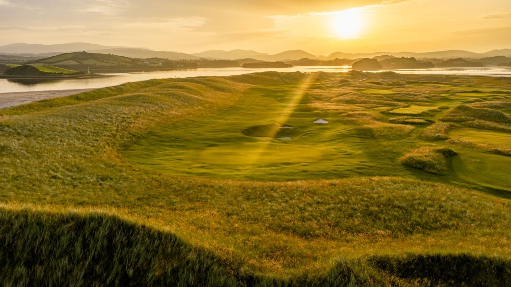 donegal golf course green scenery at sunrise
